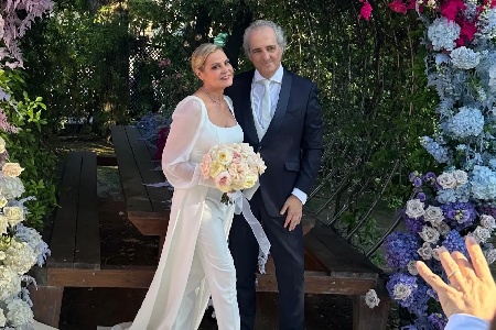 https://www.ragusanews.com/immagini_articoli/22-07-2024/nozze-di-simona-ventura-e-giovanni-terzi-tutti-i-segreti-300.jpg