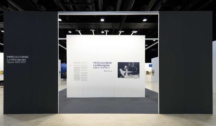 https://www.ragusanews.com/immagini_articoli/22-11-2024/1732269250-roma-arte-in-nuvola-c-e-piero-guccione-4-500.jpg