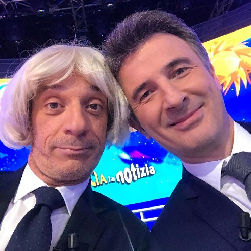 https://www.ragusanews.com/immagini_articoli/23-01-2020/ficarra-e-picone-in-teatro-per-i-25-anni-a-palermo-e-paormina-500.jpg