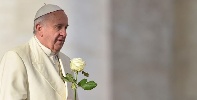 https://www.ragusanews.com/immagini_articoli/23-02-2025/il-papa-si-aggrava-anche-stamattina-ha-avuto-bisogno-dell-ossigeno-100.jpg