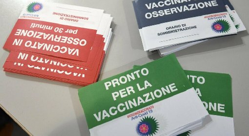 https://www.ragusanews.com/immagini_articoli/23-03-2021/vaccini-sicilia-dosi-iniettate-in-freezer-e-in-arrivo-i-numeri-del-piano-280.jpg