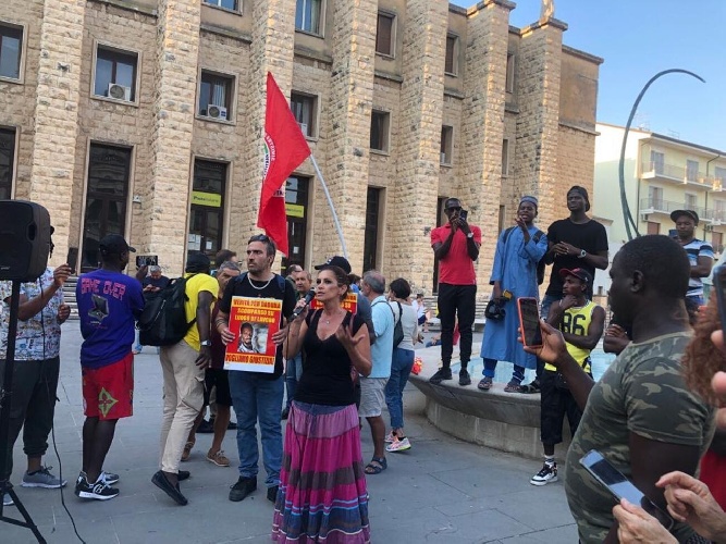 https://www.ragusanews.com/immagini_articoli/23-07-2022/scomparsa-del-lavoratore-daouda-diane-nel-ragusano-e-caporalato-500.jpg