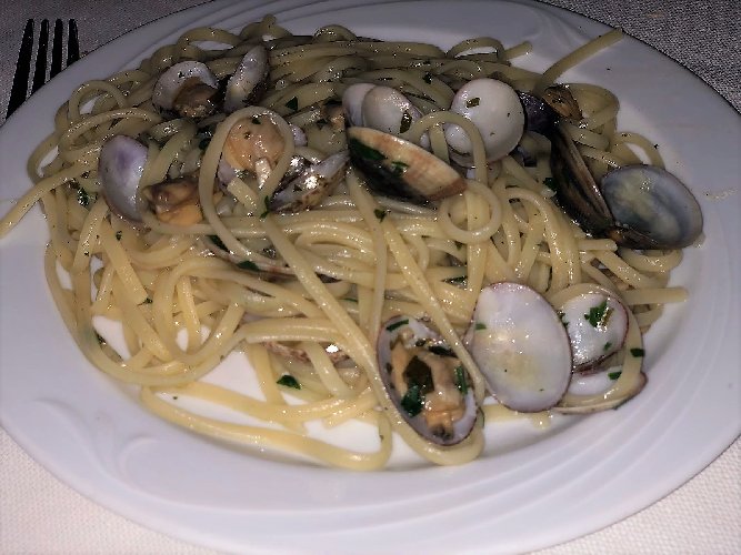 https://www.ragusanews.com/immagini_articoli/23-08-2018/1535019847-milazzo-trattoria-pesce-trovano-1-500.jpg