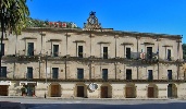 https://www.ragusanews.com/immagini_articoli/23-09-2023/la-ditta-puccia-pignora-3-milioni-al-comune-di-modica-100.jpg