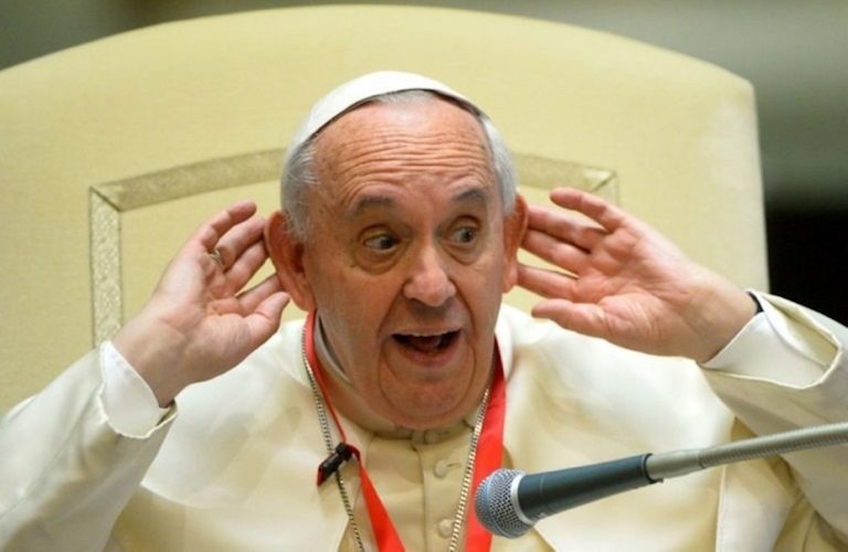 https://www.ragusanews.com/immagini_articoli/23-10-2024/papa-francesco-taglia-lo-stiepndio-ai-cardinali-500.jpg