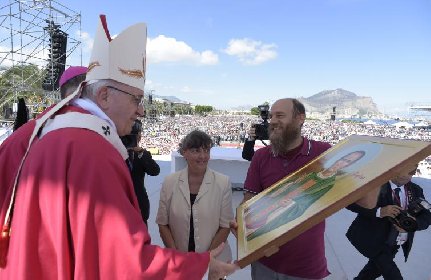 https://www.ragusanews.com/immagini_articoli/24-02-2021/papa-francesco-forse-torna-in-sicilia-il-9-maggio-ad-agrigento-280.jpg