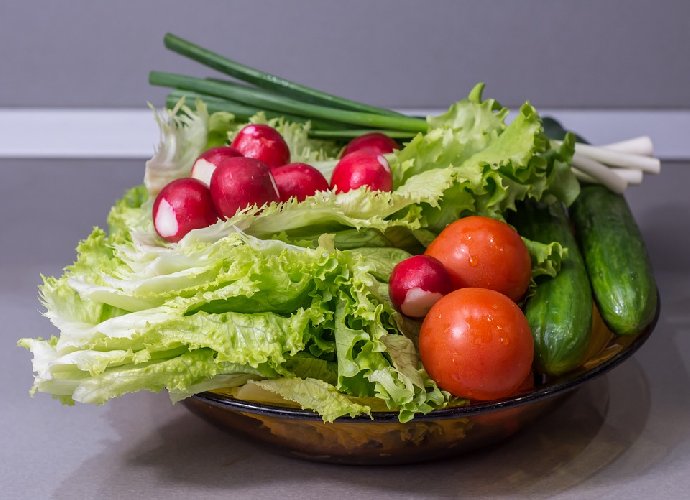 https://www.ragusanews.com/immagini_articoli/24-03-2021/dieta-ipolipidica-menu-su-cosa-mangiare-500.jpg