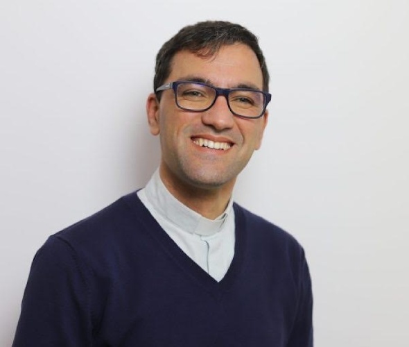 https://www.ragusanews.com/immagini_articoli/24-03-2025/giuseppe-iacono-jr-cancelliere-del-tribunale-ecclesiastico-diocesano-500.jpg