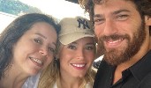 https://www.ragusanews.com/immagini_articoli/24-06-2021/diletta-leotta-con-can-yaman-e-la-suocera-100.jpg