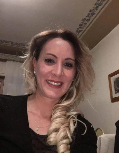 https://www.ragusanews.com/immagini_articoli/24-09-2023/1695569331-morta-la-puledra-di-maria-david-lei-e-morta-per-salvarla-1-500.jpg