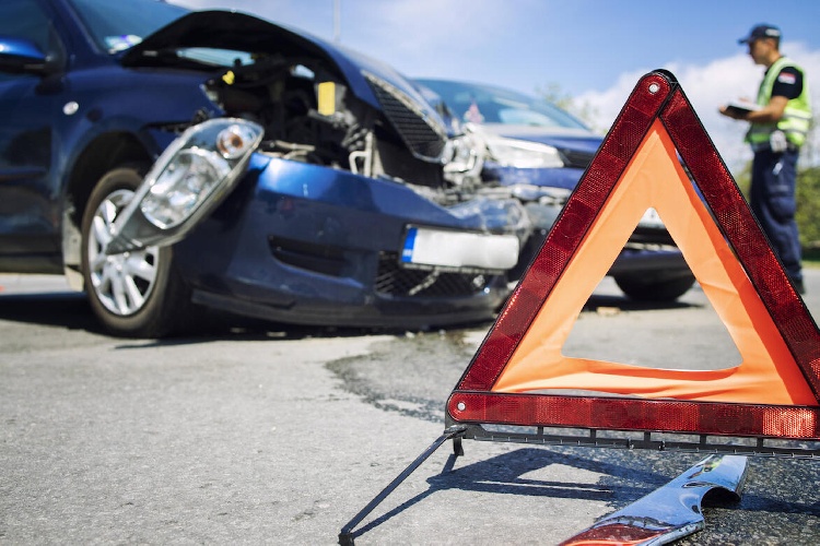 https://www.ragusanews.com/immagini_articoli/24-11-2023/incidente-con-tre-feriti-sulla-ragusa-marina-di-ragusa-500.jpg