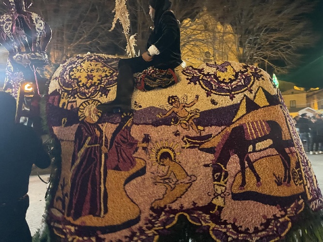 https://www.ragusanews.com/immagini_articoli/25-03-2025/1742933568-cavalcata-di-san-giuseppe-signori-l-egitto-in-cui-fuggire-e-a-scicli-2-500.jpg