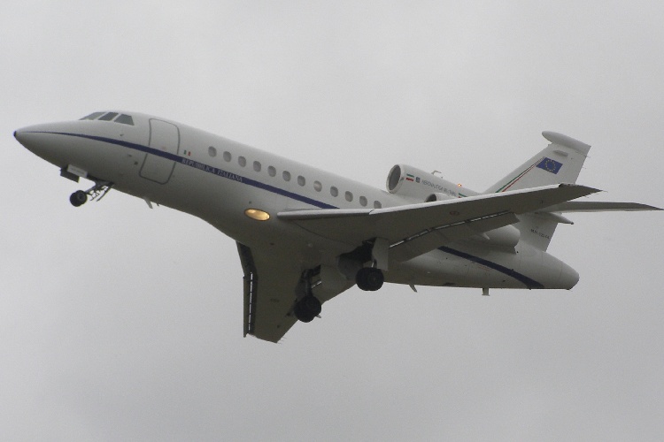 https://www.ragusanews.com/immagini_articoli/25-03-2025/catania-volo-speciale-per-salvare-la-bimba-500.jpg
