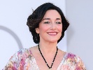https://www.ragusanews.com/immagini_articoli/25-03-2025/l-attrice-sara-ricci-io-53enne-fidanzata-con-un-23enne-che-mi-ha-fatto-corte-spietata-100.jpg