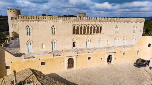 https://www.ragusanews.com/immagini_articoli/25-04-2025/castello-di-donnafugata-alla-logos-di-saro-alescio-firrincieli-ricorda-a-sindaco-ruolo-consiglio-300.jpg