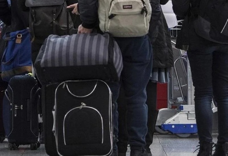 https://www.ragusanews.com/immagini_articoli/25-04-2025/una-bomba-bomba-nel-trolley-come-souvenir-pronta-per-imbarcarsi-in-aereo-500.jpg