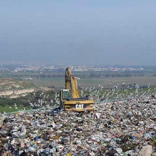 https://www.ragusanews.com/immagini_articoli/25-06-2024/la-discarica-di-lentini-riapre-per-20-giorni-500.jpg