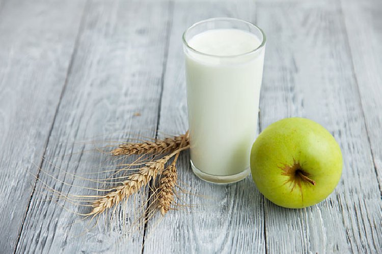 https://www.ragusanews.com/immagini_articoli/25-08-2019/dieta-cram-cereali-riso-mele-e-latte-500.jpg