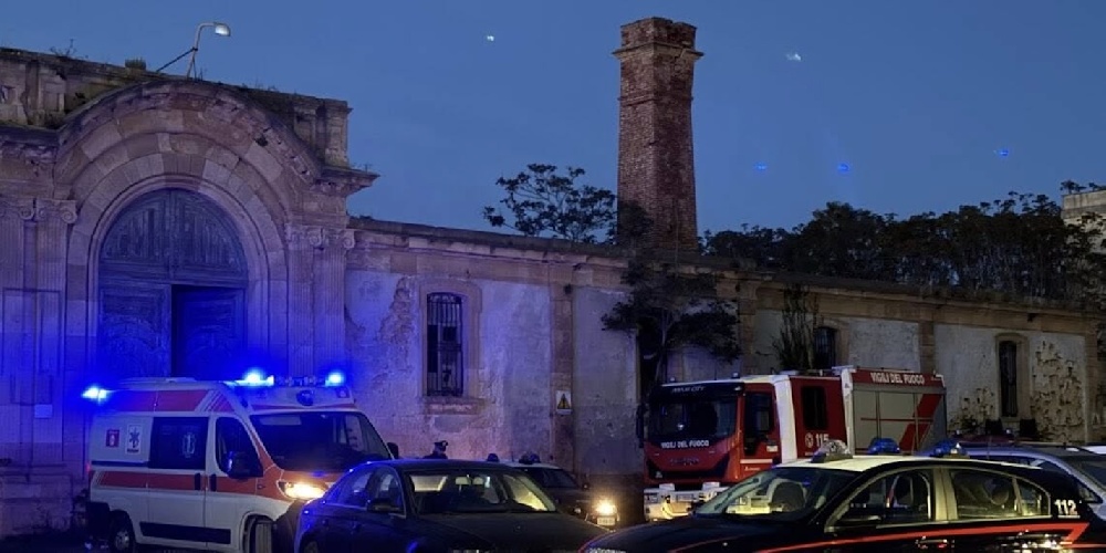 https://www.ragusanews.com/immagini_articoli/26-04-2025/ragazzini-cadono-da-tetto-di-casolare-abbandonato-mazara-del-vallo-morto-un-14enne-grave-l-amico-500.jpg