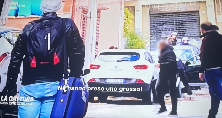https://www.ragusanews.com/immagini_articoli/26-09-2023/le-immagini-della-cattura-di-messina-denaro-su-rai-tre-500.jpg