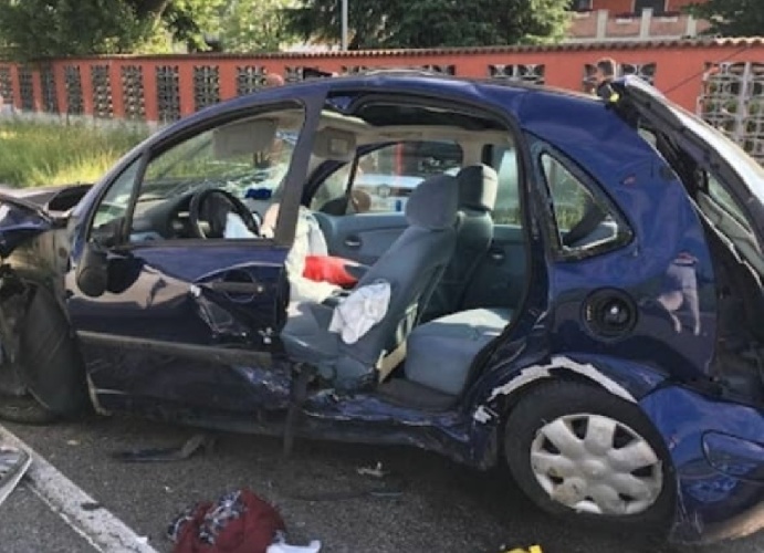 https://www.ragusanews.com/immagini_articoli/26-12-2021/niscemi-piange-i-tre-ventenni-morti-nell-incidente-stradale-500.jpg