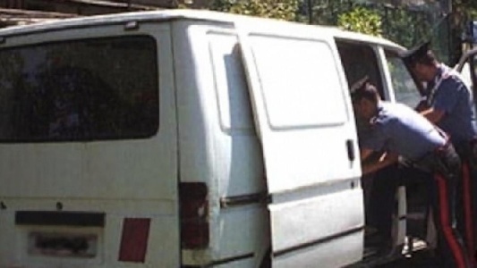 https://www.ragusanews.com/immagini_articoli/27-03-2025/comisano-con-obbligo-di-dimora-su-un-furgone-sospetto-a-santa-croce-camerina-300.jpg