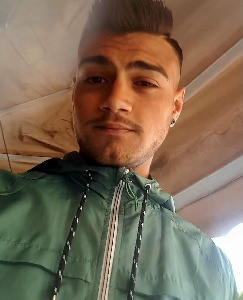 https://www.ragusanews.com/immagini_articoli/27-03-2025/giovanni-milazzo-la-vittima-dell-incidente-di-vittoria-aveva-26-anni-300.jpg