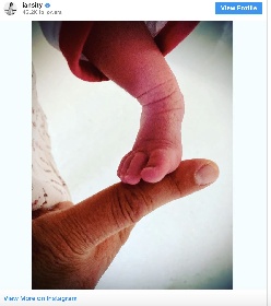 https://www.ragusanews.com/immagini_articoli/27-06-2021/serena-iansiti-e-diventata-mamma-e-nata-viola-280.jpg