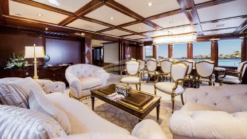 https://www.ragusanews.com/immagini_articoli/27-07-2022/1658917055-lo-yacht-seanna-del-patron-dell-arsenal-a-marina-di-ragusa-8-280.jpg