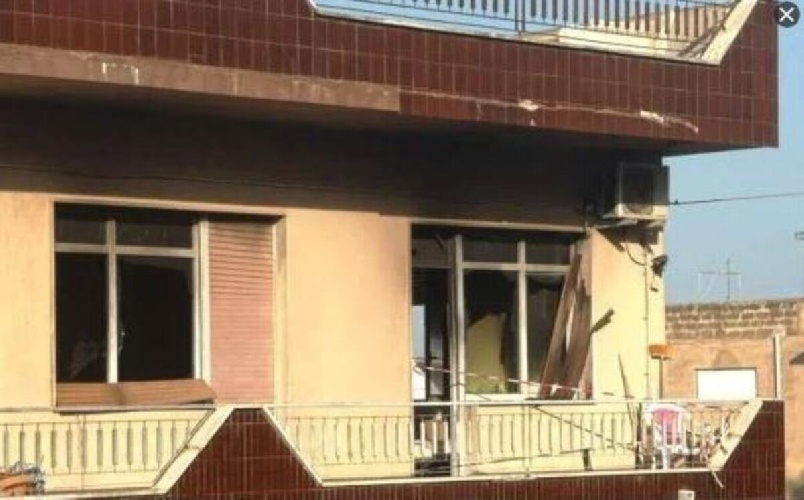 https://www.ragusanews.com/immagini_articoli/27-07-2022/incendio-in-comunita-3-ospiti-si-lanciano-dal-balcone-foto-500.jpg