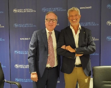 https://www.ragusanews.com/immagini_articoli/27-07-2023/1690441897-frutta-in-guscio-bapr-ragusa-gestira-contratti-di-filiera-1-300.jpg