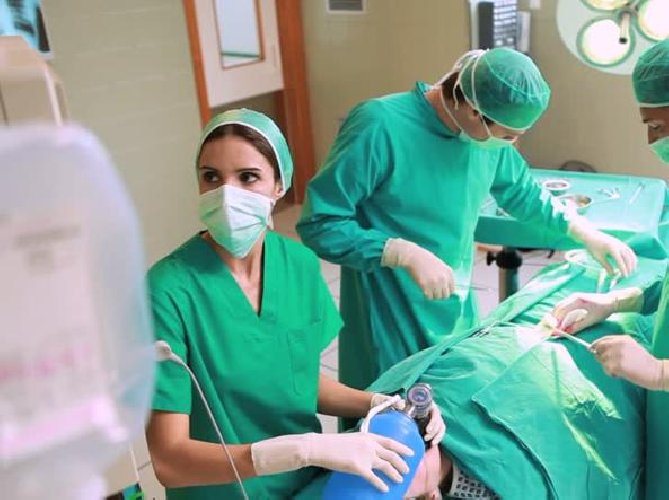 https://www.ragusanews.com/immagini_articoli/27-10-2020/positivi-alcuni-anestesisti-da-catania-all-ospedale-di-ragusa-500.jpg