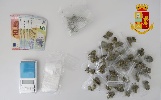 https://www.ragusanews.com/immagini_articoli/27-10-2023/vittoria-spacciava-droga-nei-pressi-di-una-scuola-preso-100.jpg