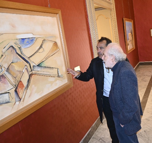https://www.ragusanews.com/immagini_articoli/28-01-2024/1706464553-emilio-isgro-e-il-respiro-di-scicli-2-500.jpg