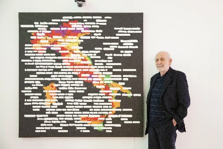https://www.ragusanews.com/immagini_articoli/28-01-2024/1706464560-emilio-isgro-e-il-respiro-di-scicli-6-300.jpg