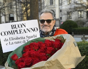 https://www.ragusanews.com/immagini_articoli/28-02-2022/mostra-diffusa-e-a-sorpresa-per-gli-80-anni-di-oliviero-toscani-280.jpg