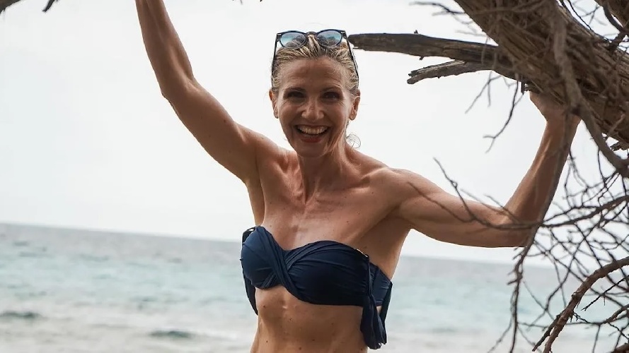 https://www.ragusanews.com/immagini_articoli/28-02-2024/lorella-cuccarini-la-dieta-la-figlia-chiara-il-marito-e-la-malattia-500.jpg
