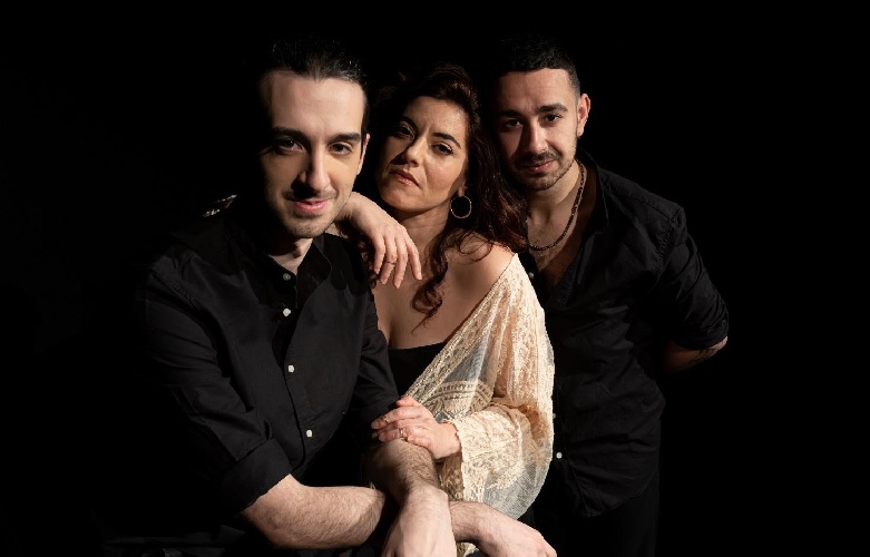 https://www.ragusanews.com/immagini_articoli/28-02-2024/musica-a-catania-i-tarantini-yaraka-in-concerto-500.jpg