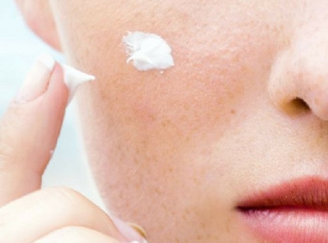 https://www.ragusanews.com/immagini_articoli/28-05-2020/maskne-o-acne-da-mascherina-come-combatterlo-500.jpg