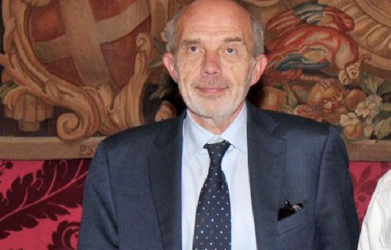 https://www.ragusanews.com/immagini_articoli/28-06-2019/concorsi-truccati-sospeso-rettore-a-catania-40-prof-indagati-500.jpg