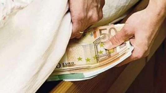 https://www.ragusanews.com/immagini_articoli/28-09-2022/conto-corrente-il-minimo-vitale-e-1-381-euro-300.jpg