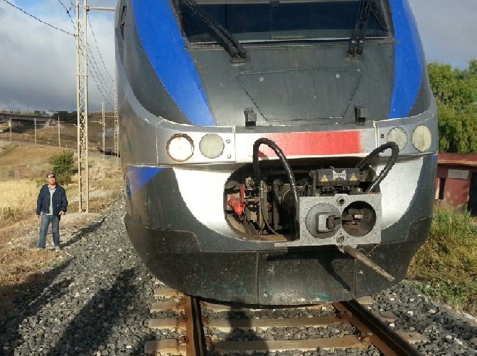 https://www.ragusanews.com/immagini_articoli/28-10-2019/ancora-sospesa-la-tratta-ferroviaria-modica-siracusa-500.jpg
