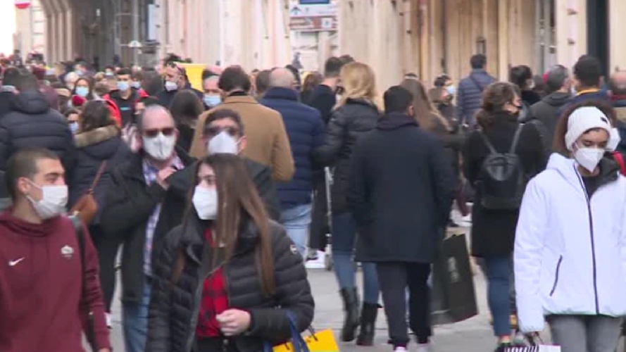 https://www.ragusanews.com/immagini_articoli/28-12-2021/covid-un-siciliano-su-5-e-senza-difese-e-gli-altri-4-le-stanno-perdendo-500.jpg
