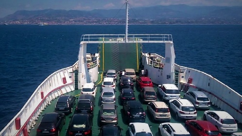 https://www.ragusanews.com/immagini_articoli/29-06-2021/traghetti-andata-e-ritorno-in-coppia-dalla-sicilia-quasi-500-euro-280.jpg