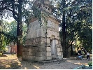 https://www.ragusanews.com/immagini_articoli/29-06-2024/tre-tombe-all-asta-100.jpg