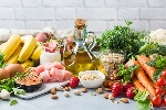 https://www.ragusanews.com/immagini_articoli/29-09-2022/dieta-e-colesterolo-alto-l-aiuto-arriva-dalla-cena-100.jpg