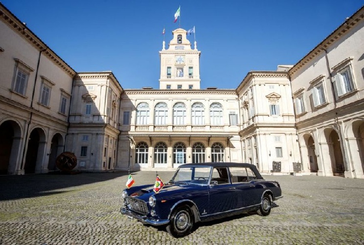 https://www.ragusanews.com/immagini_articoli/29-11-2021/1638187456-la-flaminia-del-presidente-della-repubblica-compie-60-anni-foto-video-9-500.jpg