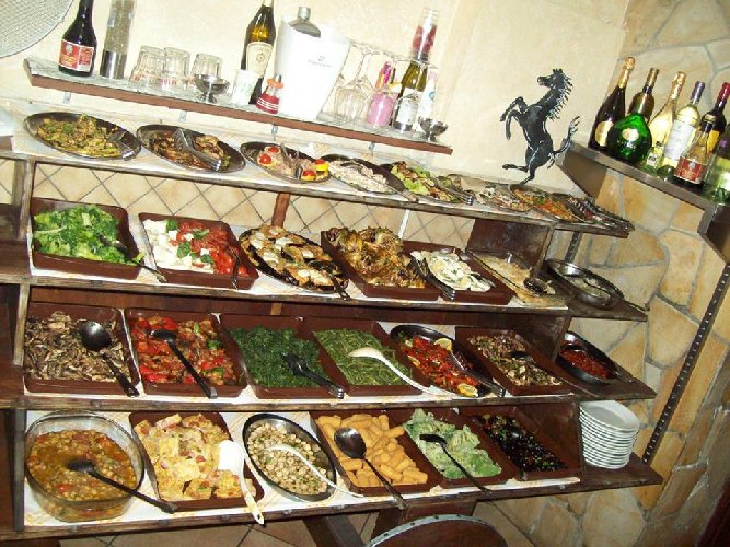 https://www.ragusanews.com/immagini_articoli/30-03-2018/1522412722-vero-street-food-carne-cavallo-catania-2-500.jpg