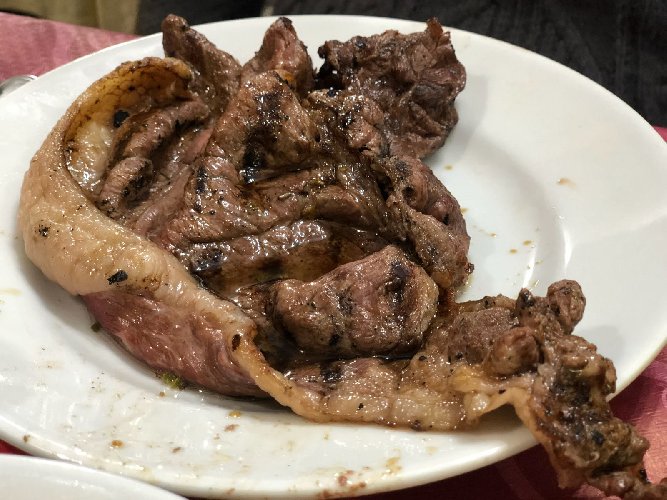 https://www.ragusanews.com/immagini_articoli/30-03-2018/vero-street-food-carne-cavallo-catania-500.jpg