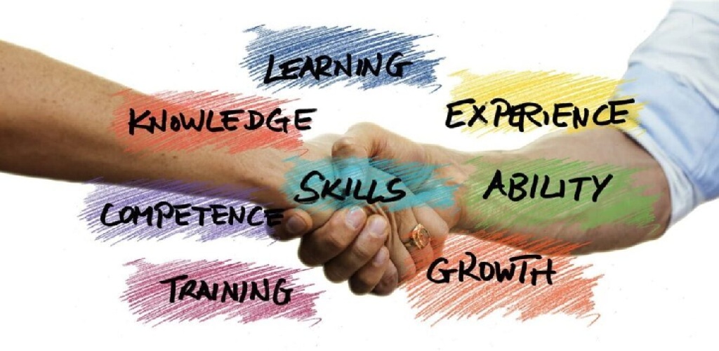https://www.ragusanews.com/immagini_articoli/30-03-2023/soft-skills-e-hard-skills-dall-inglese-al-team-working-quali-sono-le-piu-500.jpg